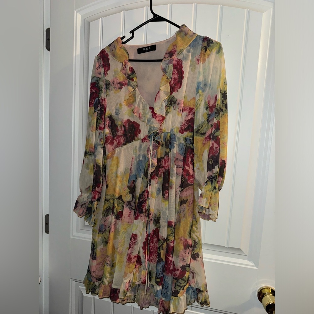 Cream Mini Dress with Ruffled 3/4 Sleeves and Mandarin Collar